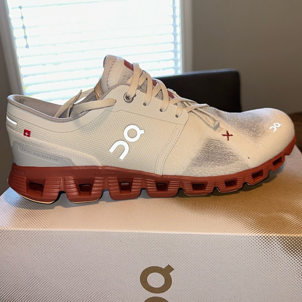 Brand new Cloud X3 On cloud shoes. Size 10.5! New worn.